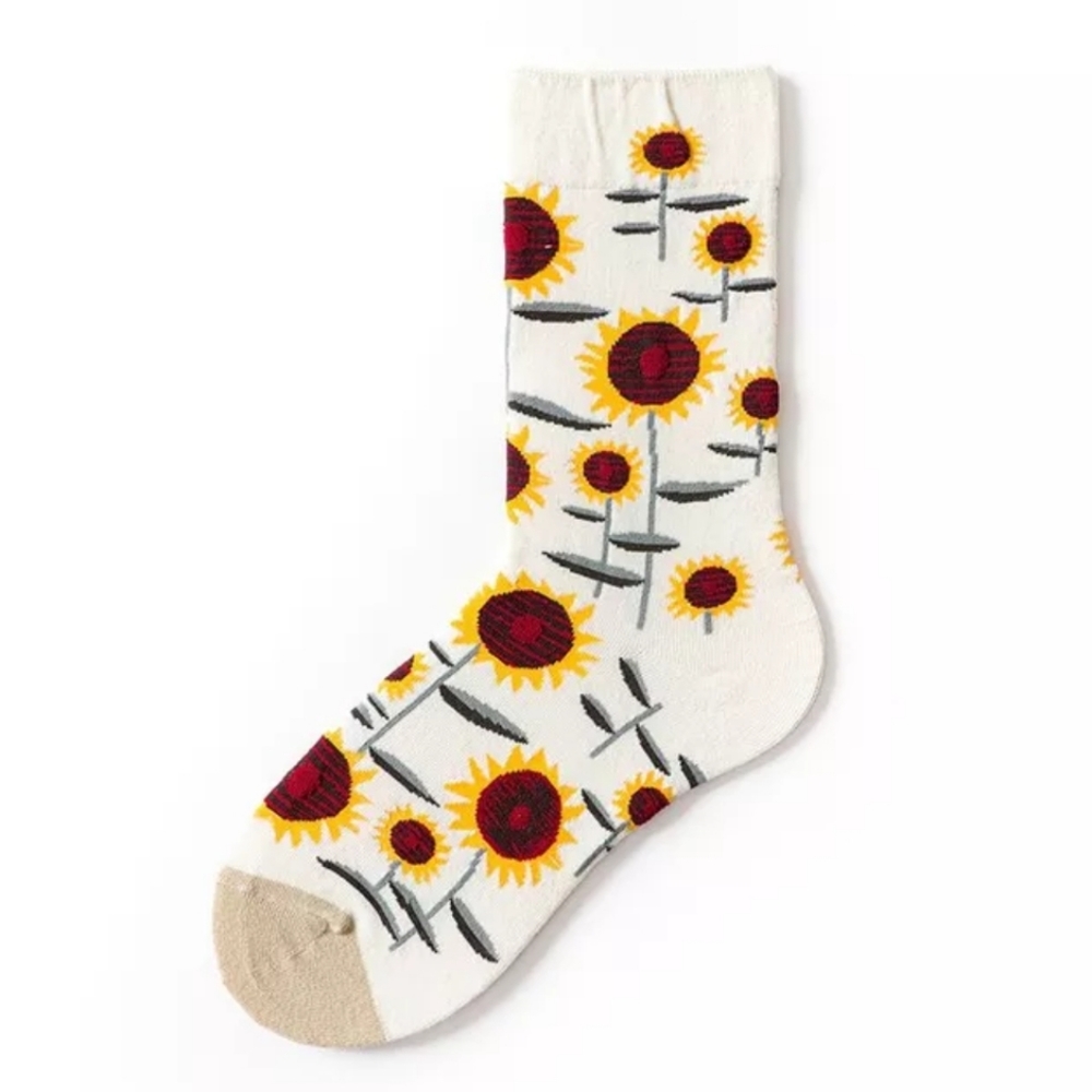 NEW NWOT POPPY FLOWER AND BIRD FLORAL FLOWER SOCKS